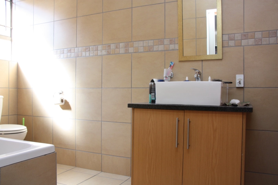 2 Bedroom Property for Sale in Langenhovenpark Free State